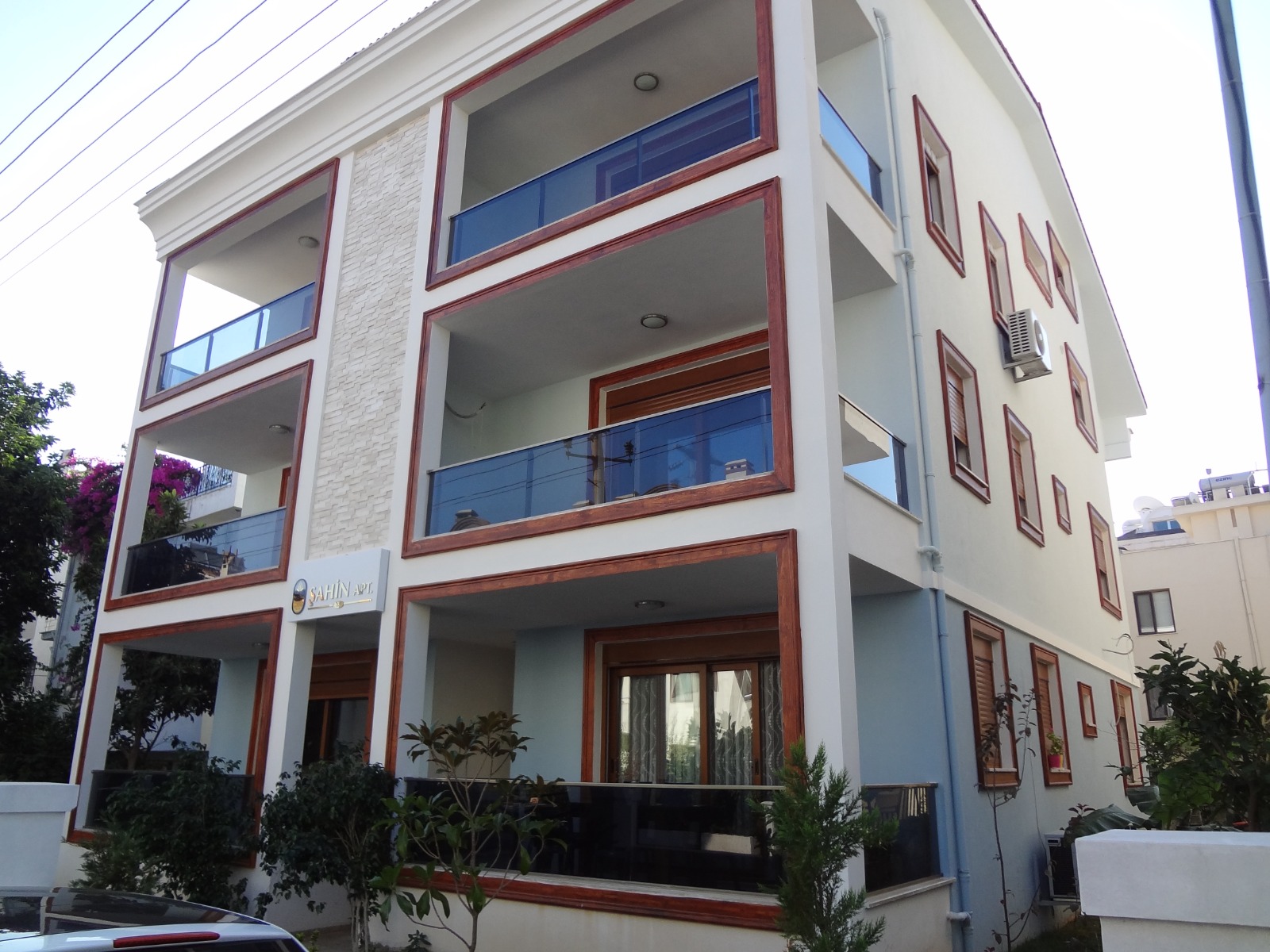 Şahin Apt.
